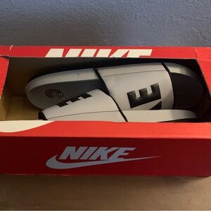 Authentic Nike Offcourt Slides / WOLF GRAY-BLACK-WOLF GRAY / Men's / NIB